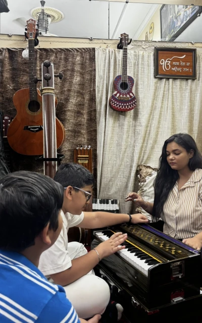6 Months Diploma in Harmonium